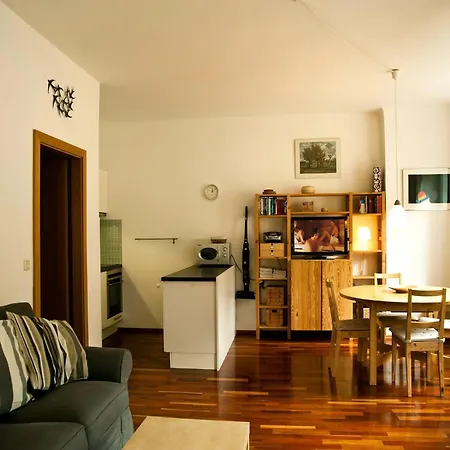 Splendid With Balcony Апартаменты